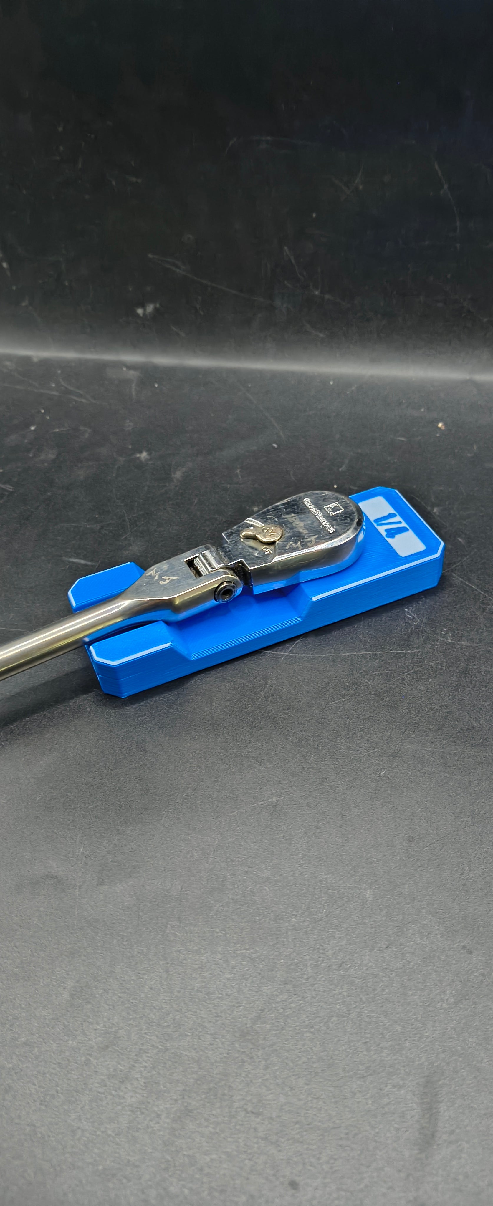 Low Profile Universal Ratchet Holder