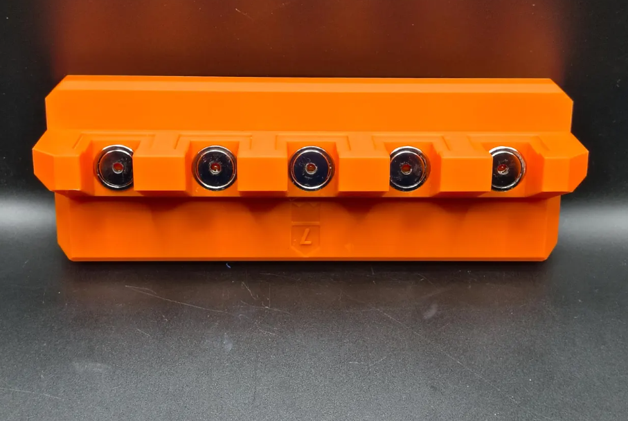 5-slot magnetic pry bar holder